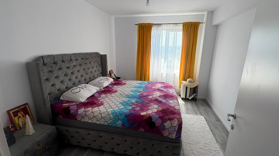 Apartament cu 3 camere decomandat în Mihai Bravu