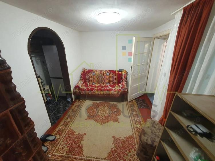 Casă cu 2 camere cu Teren 421 Mp în Plopi