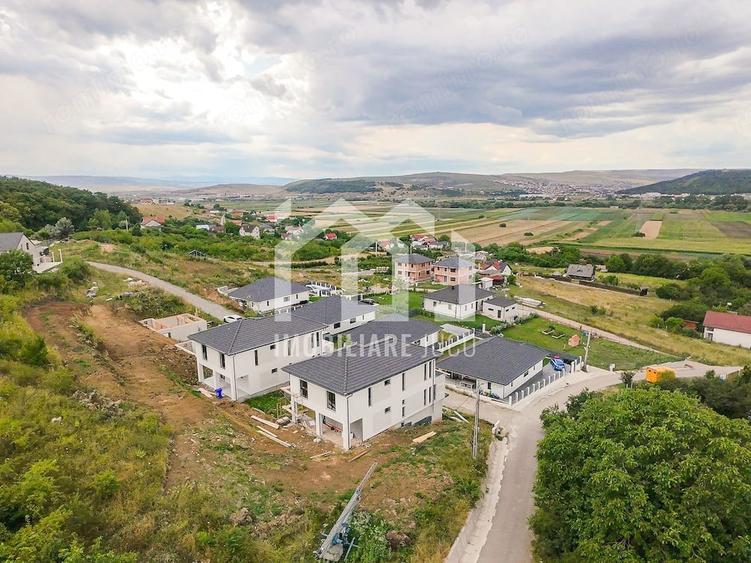 Casă cu 4 camere cu Teren 600 Mp în Jucu