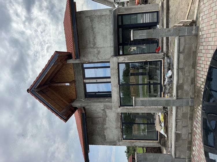 Casă cu 3 camere cu Teren 500 Mp în Parța