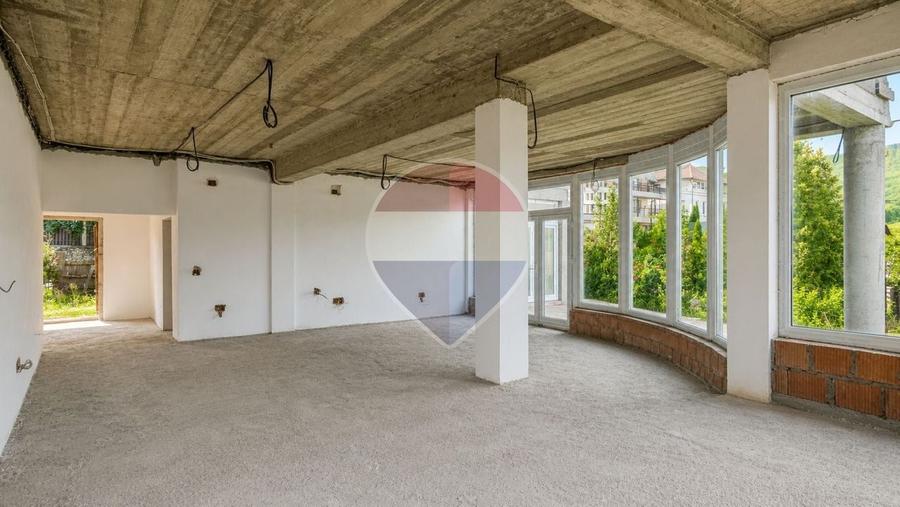 Casă individuală cu 10 camere cu Piscina în Bunloc