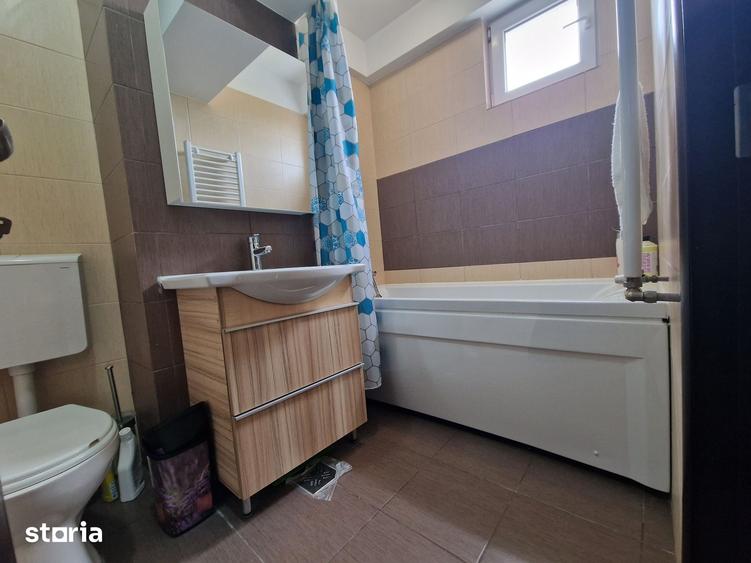 Apartament cu 3 camere semidecomandat în Gara