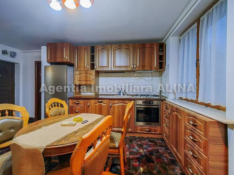 Apartament cu 3 camere semidecomandat în Împăratul Traian