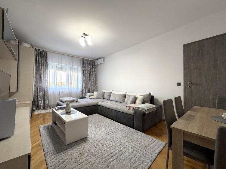 Apartament cu 3 camere decomandat, mobilat în Lipovei
