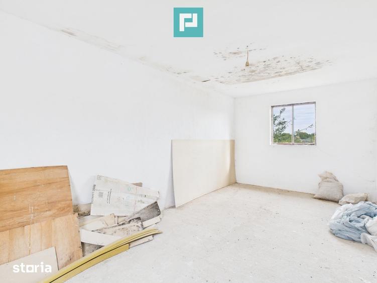 Casă cu Teren 2880 Mp în Semlac
