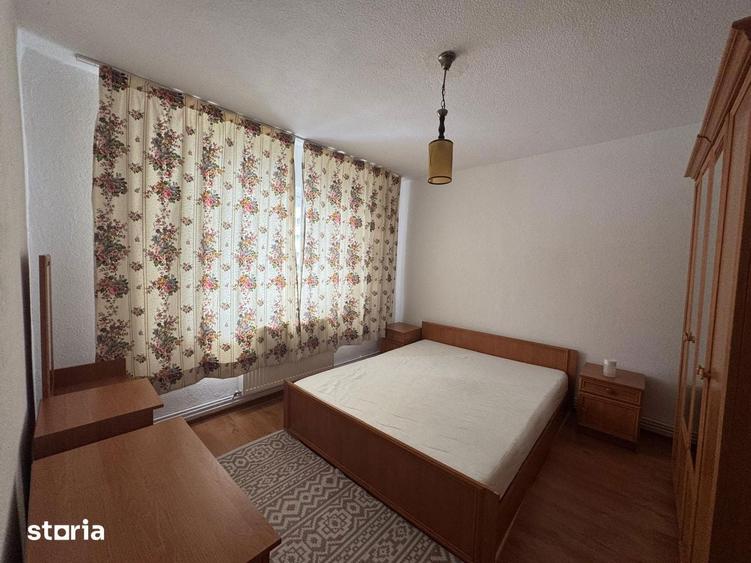 Apartament cu 3 camere decomandat în Mărăcineni