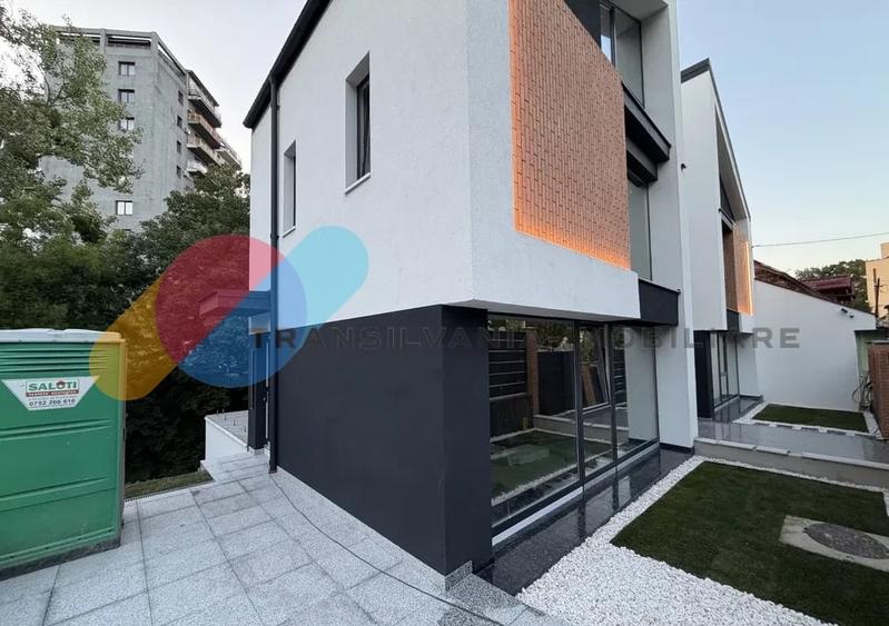 Duplex cu 5 camere cu Canalizare în Mănăștur