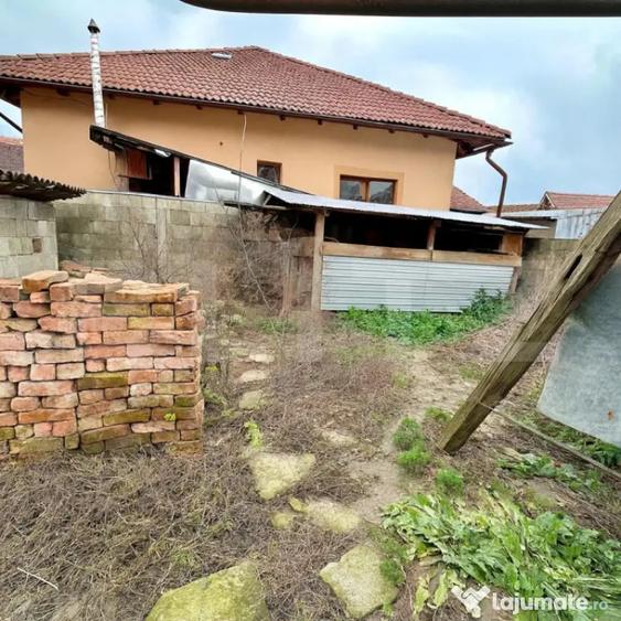 Casa individuala cu 4 camere, 300 mp teren, zona Centru - 1