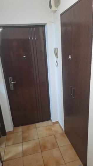 Garsonieră decomandată, mobilată în Dristor