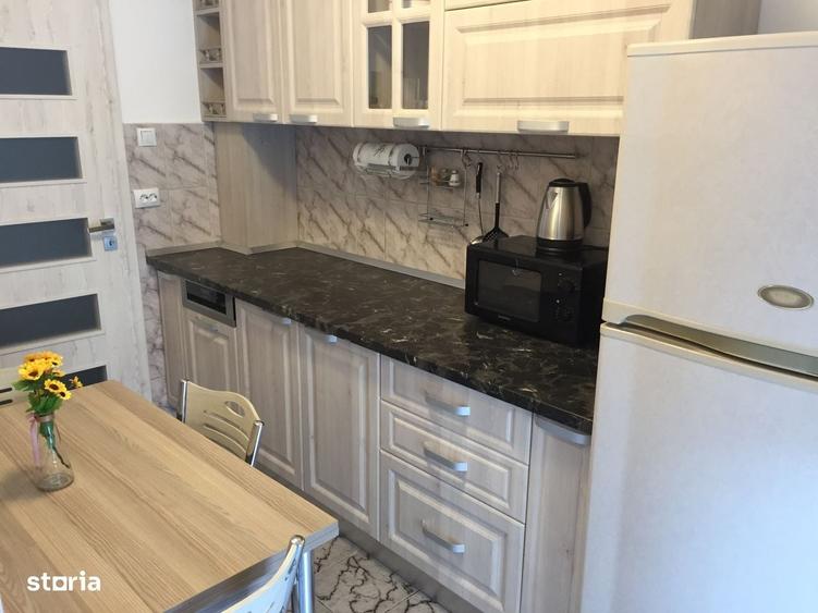 Apartament cu 3 camere decomandat în Răcădău