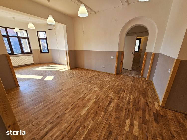 Casă cu Teren 470 Mp în Mihai Bravu