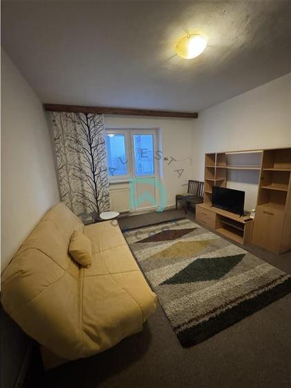 Apartament cu 2 camere semidecomandat, mobilat în Vlahuță