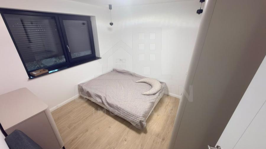 Casă individuală cu 6 camere cu Piscina în Cârcea