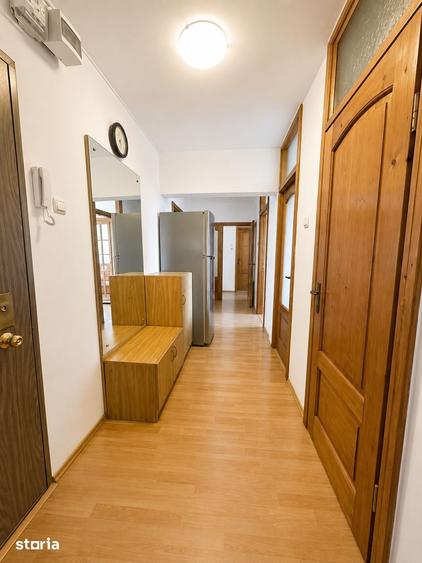 Apartament cu 3 camere decomandat în Grivița