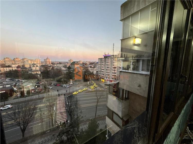 Apartament cu 3 camere decomandat, mobilat în 1 Decembrie