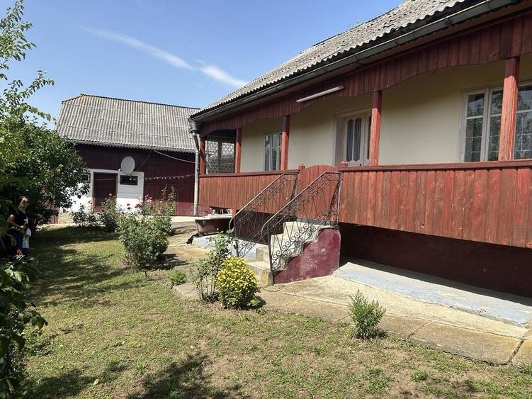 Casă cu 2 camere în Comănești
