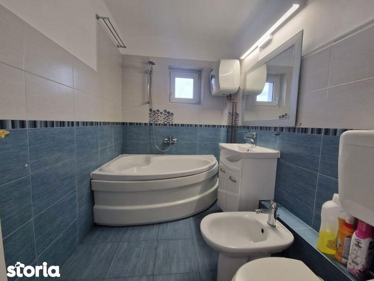 Apartament cu 3 camere decomandat în Tei