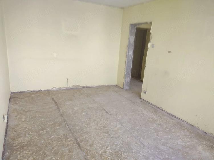 Apartament cu 3 camere decomandat în Ferentari