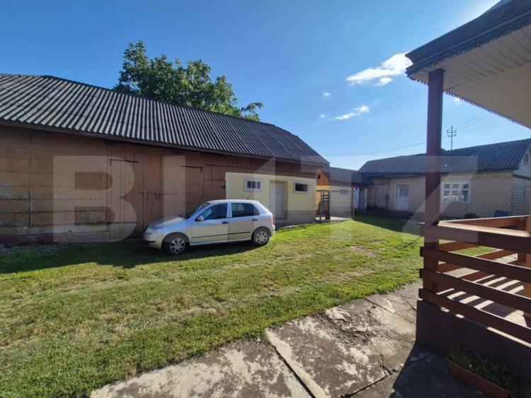 Casă cu 2 camere cu Teren 5600 Mp în Central