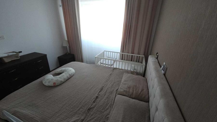 Apartament cu 3 camere semidecomandat în Apărătorii Patriei