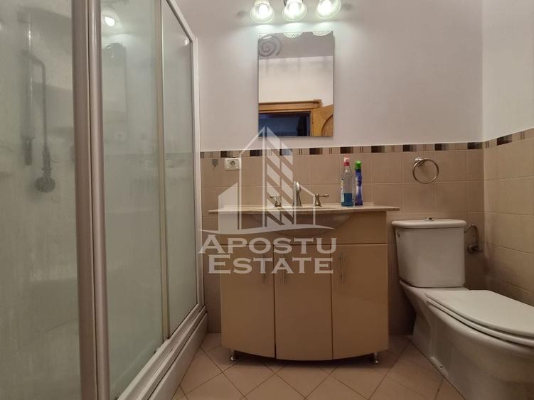 Casă individuală cu 6 camere cu Canalizare în Grădiște