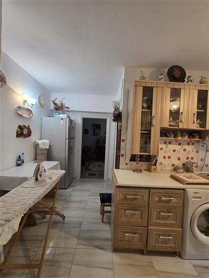 Apartament cu 3 camere semidecomandat, mobilat în Tudor Vladimirescu