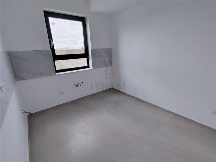 Duplex cu 4 camere cu Canalizare în Moșnița Veche