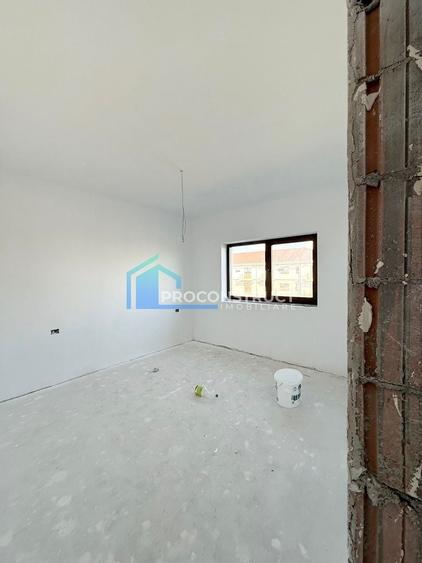 Duplex cu 4 camere cu Canalizare în Moșnița Nouă