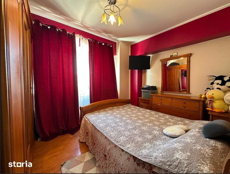 Apartament cu 4 camere decomandat în Nicolina