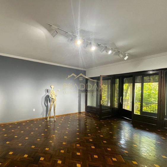 Apartament cu 5 camere decomandat în P-ța Romană