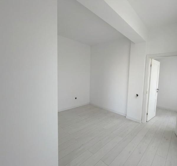 Apartament cu 2 camere semidecomandat în Theodor Pallady