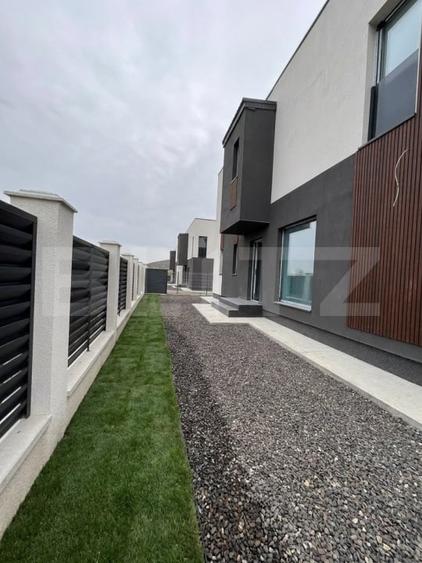 Casă individuală cu 4 camere cu Canalizare în Sânpetru