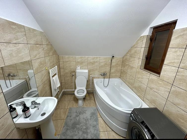 Casă cu 6 camere cu Teren 1300 Mp în Răstolița