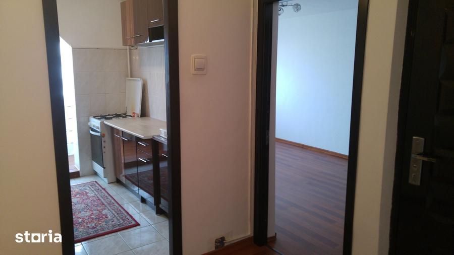 Apartament cu 3 camere decomandat în Dorobanți 1