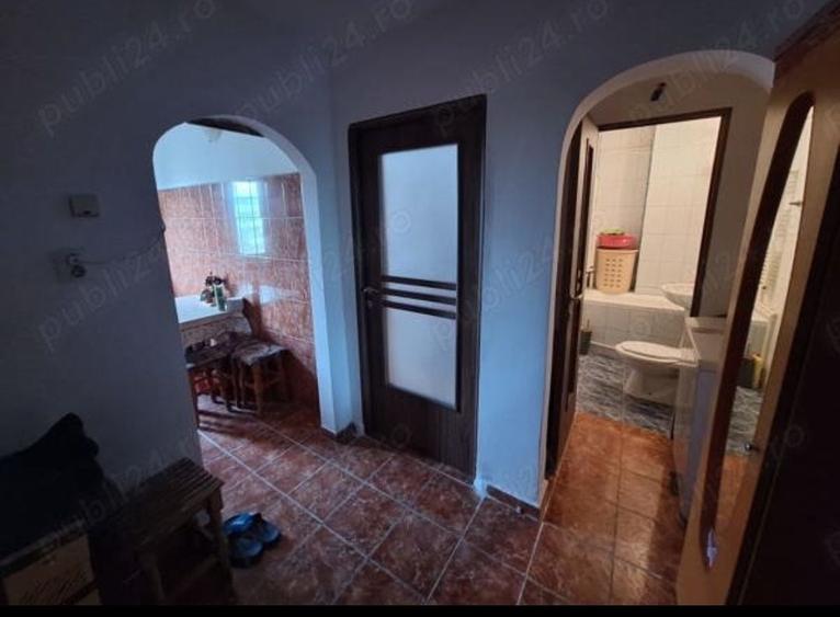 Garsonieră decomandată în Viziru 1