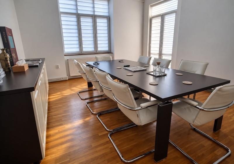 Apartament cu 5 camere decomandat în Pache Protopopescu