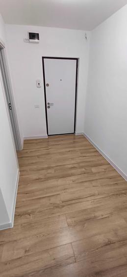 Apartament cu 2 camere decomandat în Trocadero