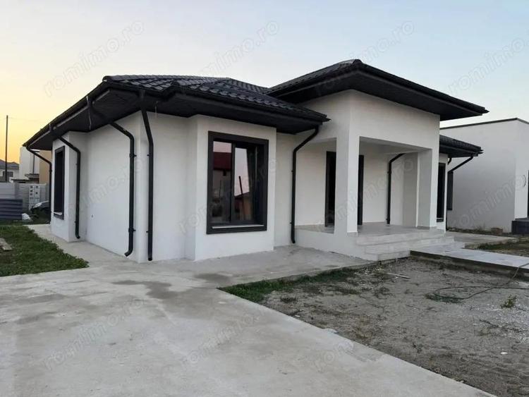 Casă cu Teren 350 Mp în Malu Mare