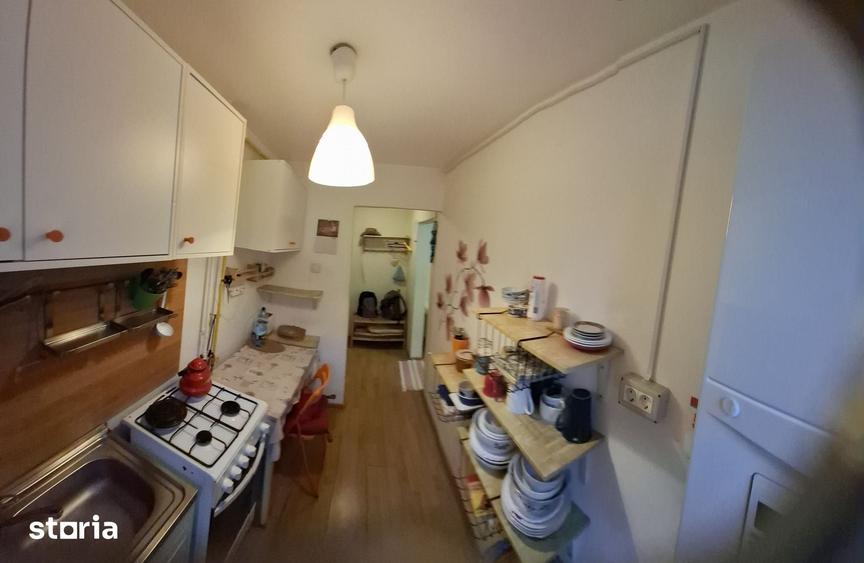 Apartament cu 3 camere în Intim