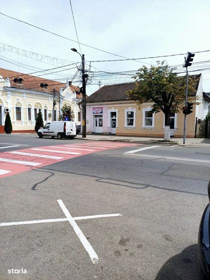 Spațiu comercial, de 120 mp, în Central