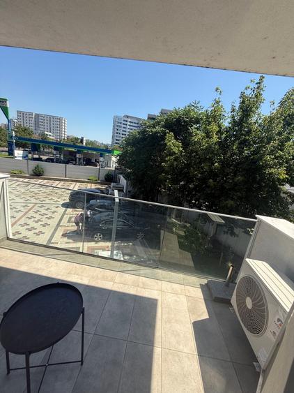 Apartament cu 3 camere decomandat în Mihai Bravu