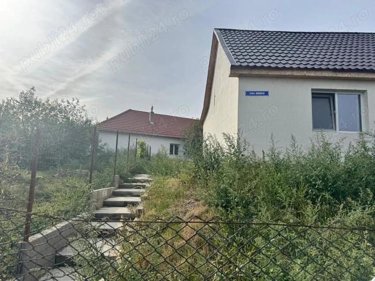 Casă cu 2 camere cu Teren 700 Mp în Central