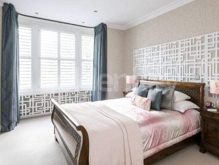 Apartament cu 4 camere semidecomandat în Aviației