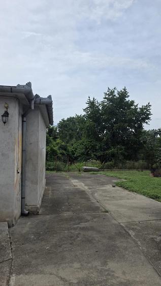 Casă cu 4 camere cu Teren 1688 Mp în Central