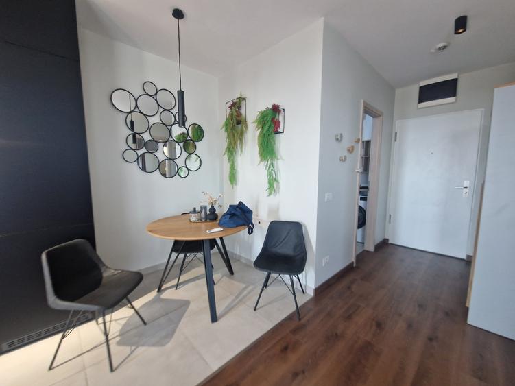 Apartament cu 2 camere decomandat în Take Ionescu