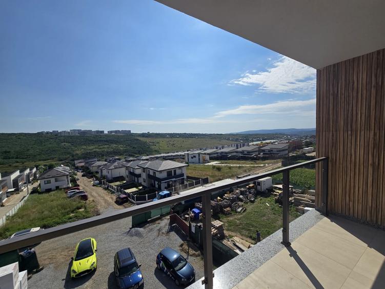Apartament cu 3 camere semidecomandat în Păcurari
