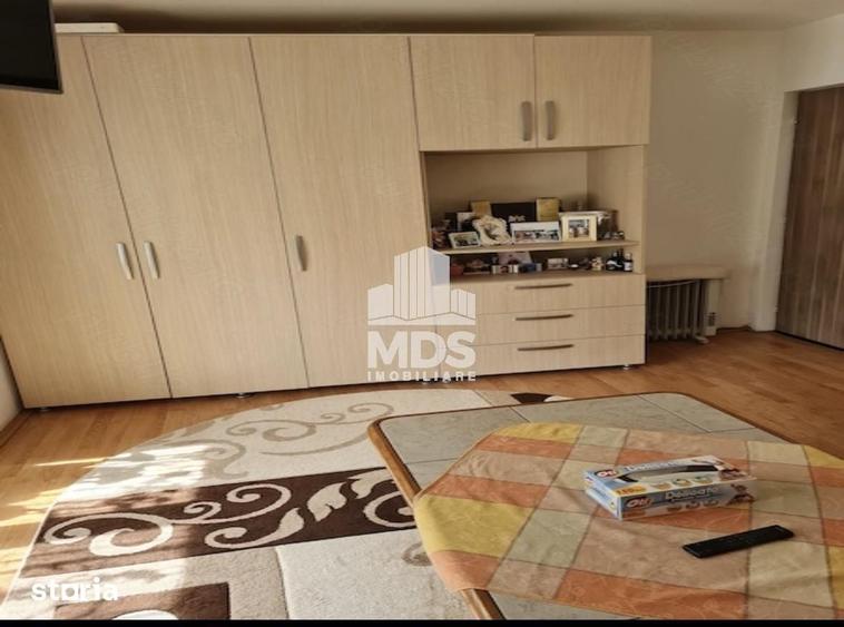 Garsonieră decomandată în Lipovei