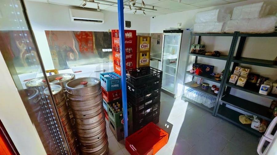 Spatiu comercial stradal - complet echipat - 1