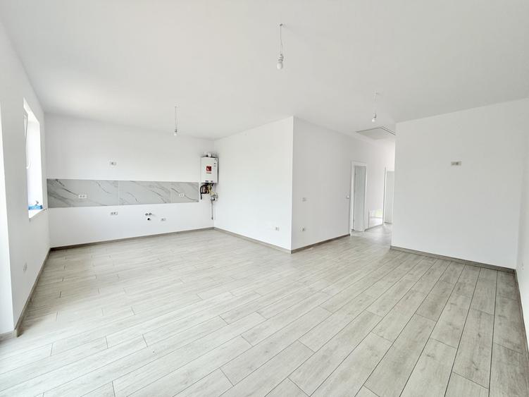 Duplex cu 3 camere cu Teren 300 Mp în Moșnița Nouă