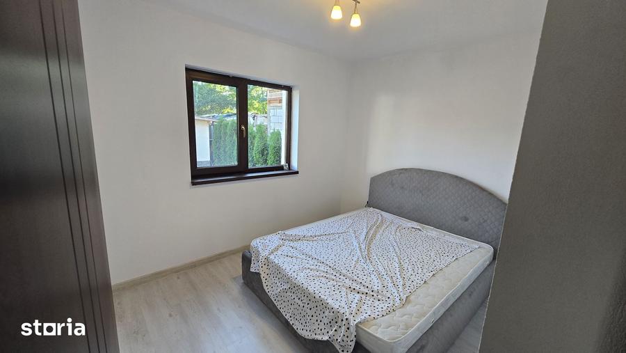 Casă cu 5 camere cu Teren 1270 Mp în Izvoarele
